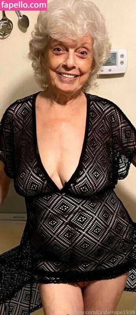 Photo nue de fuite OnlyFans de Grandma Linda Lindahope1939 Lucycutest
