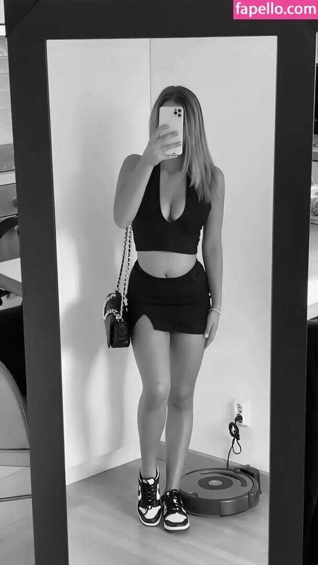 Photo nue de fuite OnlyFans de Larasofia