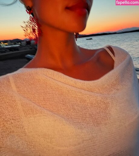 Alexandra Saint Mleux