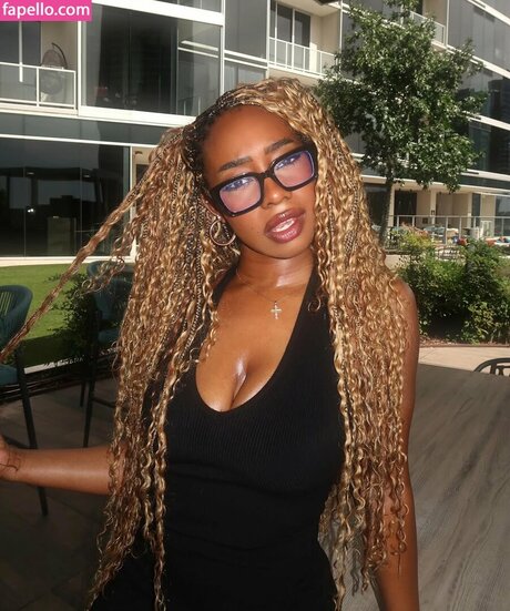 Photo nue de fuite OnlyFans de Deb Smikle
