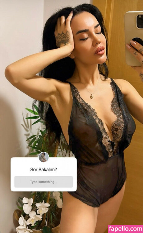 Photo nue de fuite OnlyFans de Melek Zaan