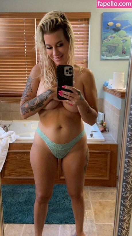 Photo nue de fuite OnlyFans de Charlizerazor