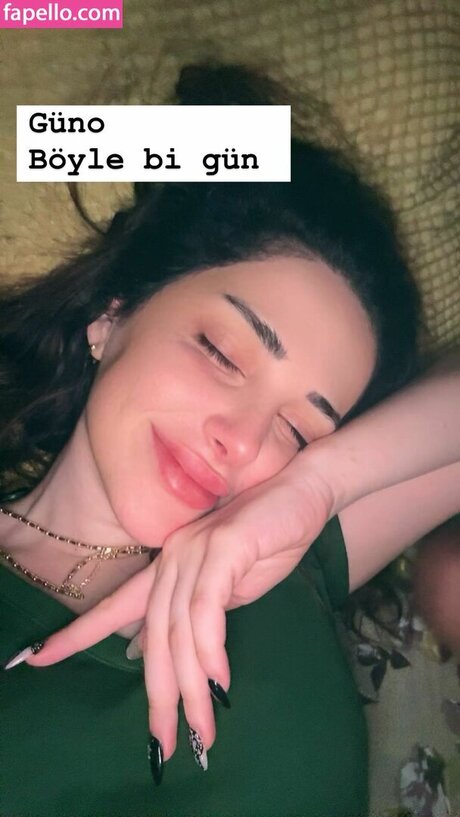 Photo nue de fuite OnlyFans de Deniz Bada