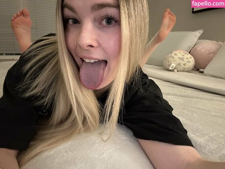 Andrea Elizabeth Xo