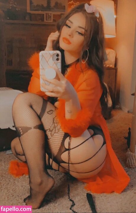 Lindseyunfamous