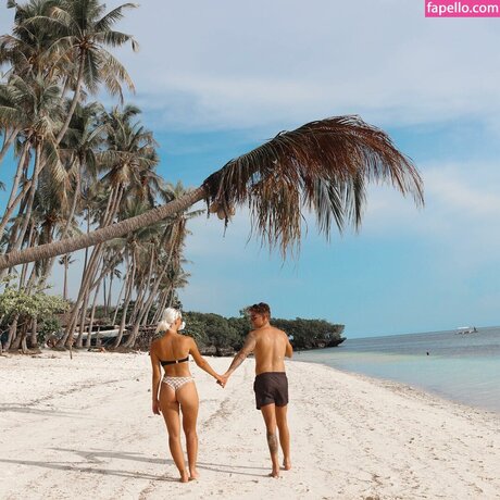 Photo nue de fuite OnlyFans de Dabbleandtravel