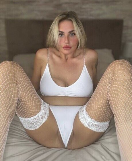 Toxiccuteblonde25