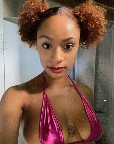 Photo nue de fuite OnlyFans de Tpnaomi