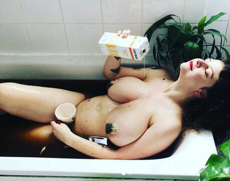 Photo nue de fuite OnlyFans de Lolamilk