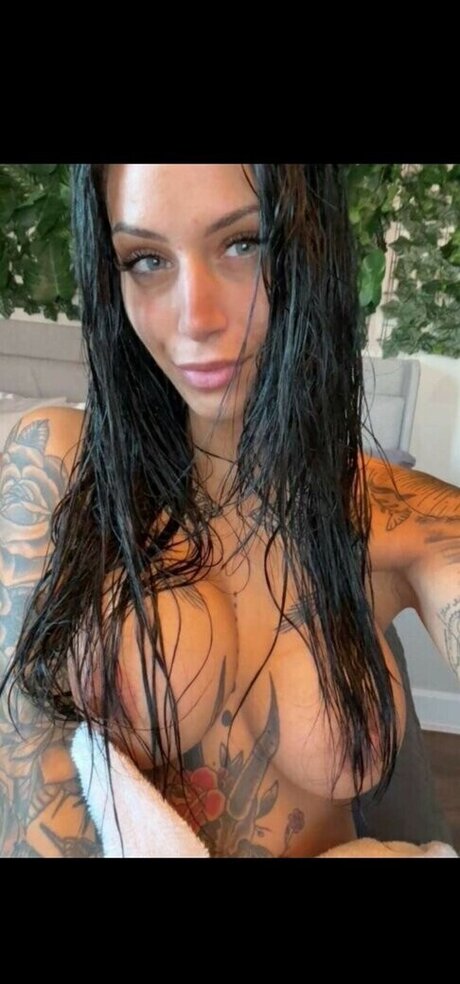 Victoria_rae69