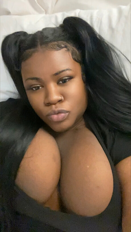 Photo nue de fuite OnlyFans de Roxkiiblaxx