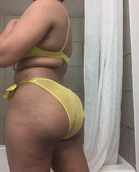 Photo nue de fuite OnlyFans de Queenieknowsbest