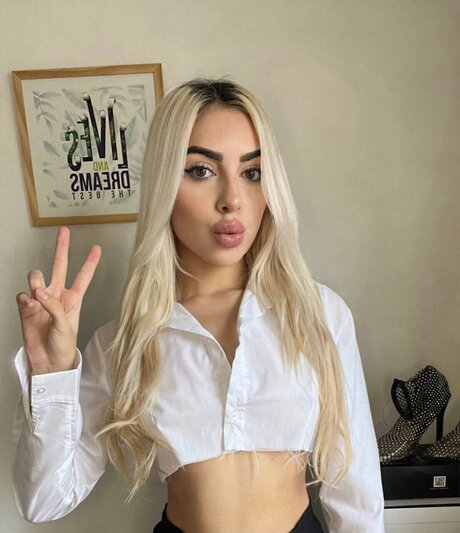 Photo nue de fuite OnlyFans de Roni