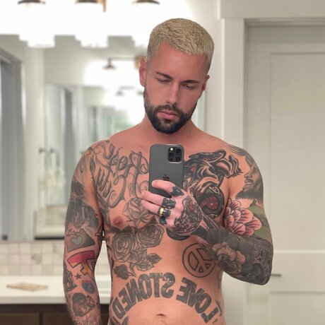 Photo nue de fuite OnlyFans de Don Skonka