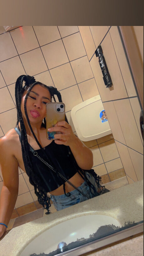 Photo nue de fuite OnlyFans de Shaundababyy
