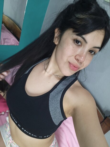 Photo nue de fuite OnlyFans de C I N T H I A