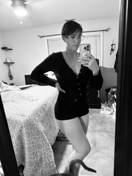 Photo nue de fuite OnlyFans de His Hotwife28