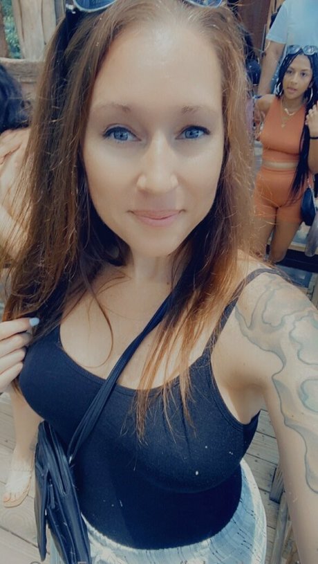 Photo nue de fuite OnlyFans de Lolanikolavip