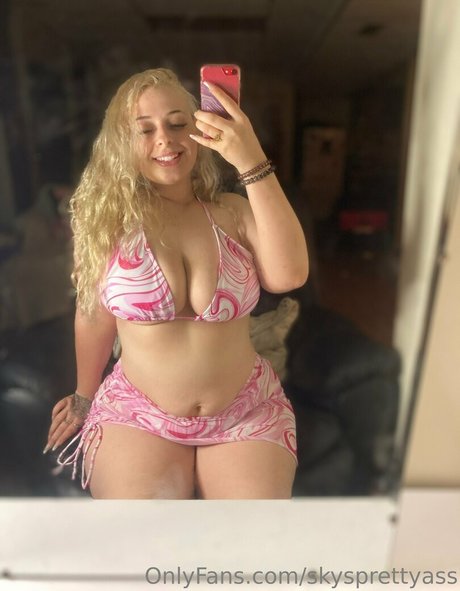 Photo nue de fuite OnlyFans de Skysprettyass
