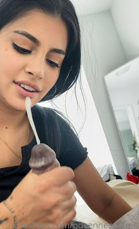 Photo nue de fuite OnlyFans de Queenneedyfree