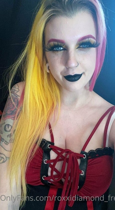 Photo nue de fuite OnlyFans de Roxxidiamondfree
