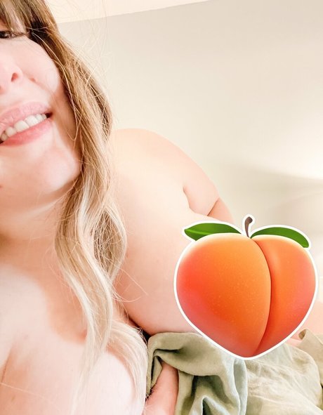 Photo nue de fuite OnlyFans de Xoxoleilamaddenfree