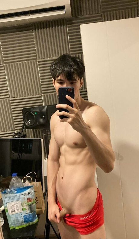 Photo nue de fuite OnlyFans de Bombiemann