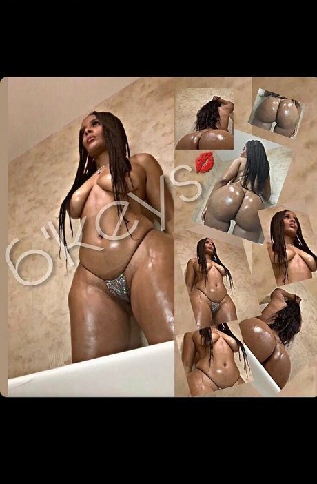 Photo nue de fuite OnlyFans de Sixxsexy