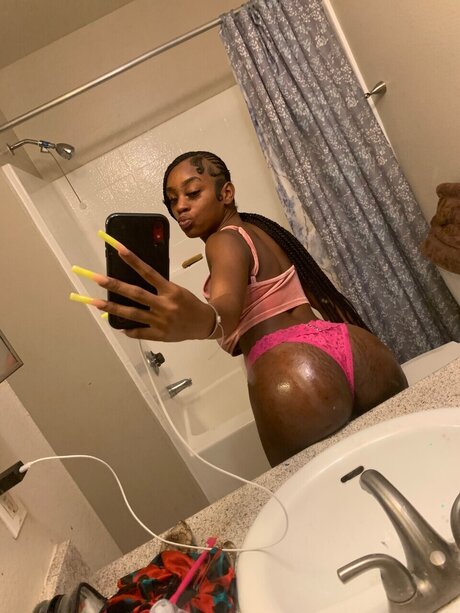 Photo nue de fuite OnlyFans de        