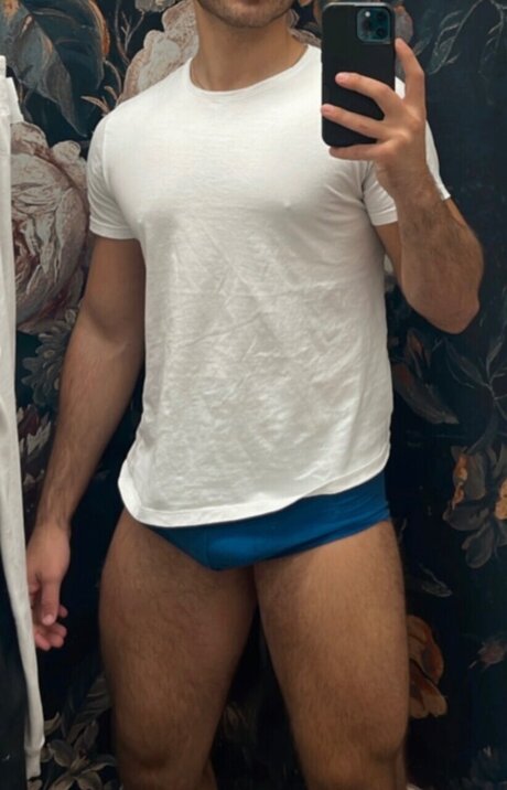 Photo nue de fuite OnlyFans de Mlad998