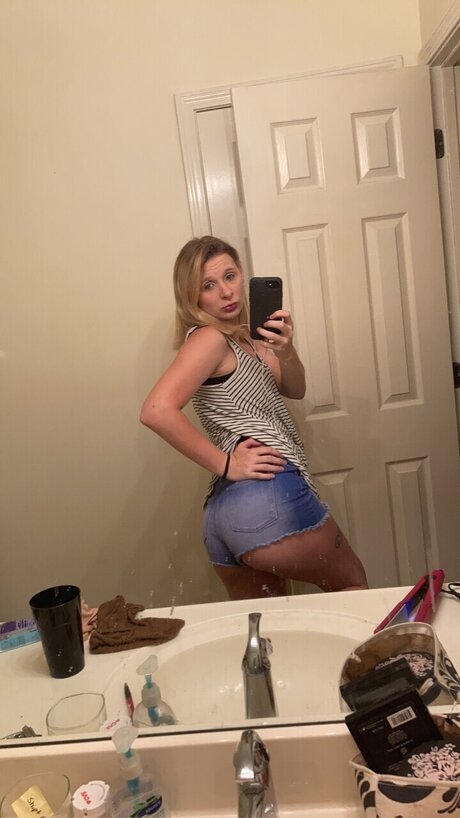 Photo nue de fuite OnlyFans de Ally