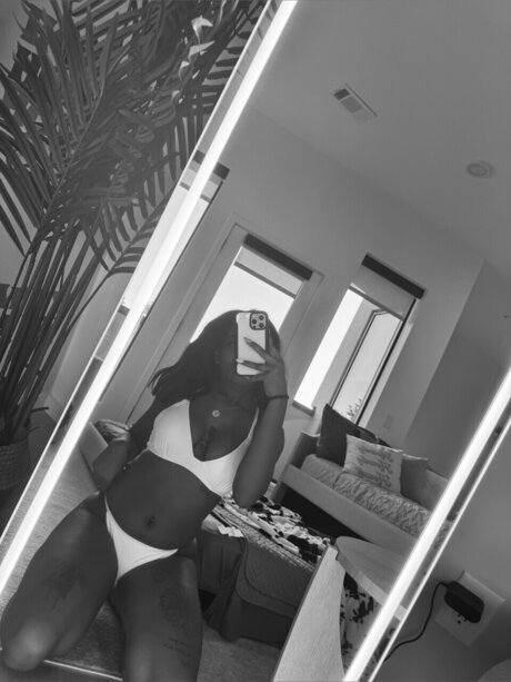 Photo nue de fuite OnlyFans de Sunshine