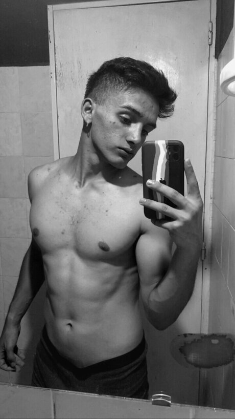 Photo nue de fuite OnlyFans de Foixito24
