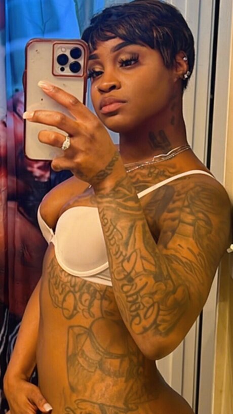 Photo nue de fuite OnlyFans de Queen