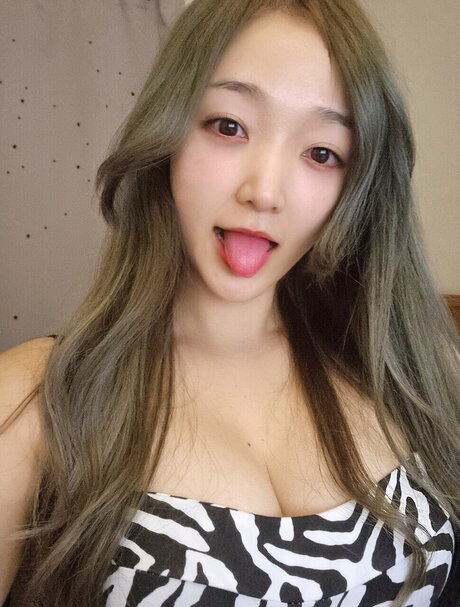 Photo nue de fuite OnlyFans de Jiyu