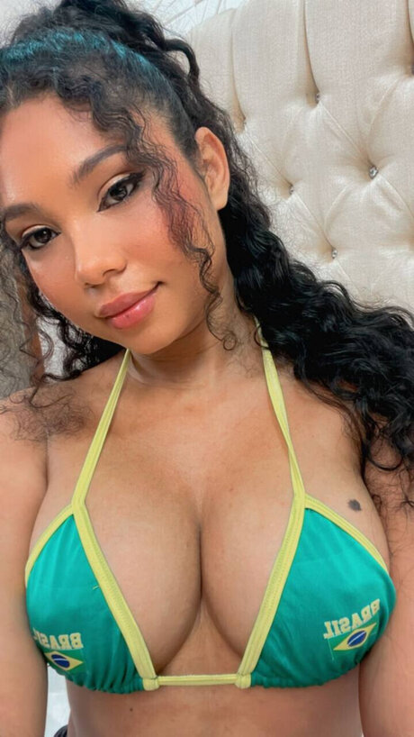 Photo nue de fuite OnlyFans de Laura