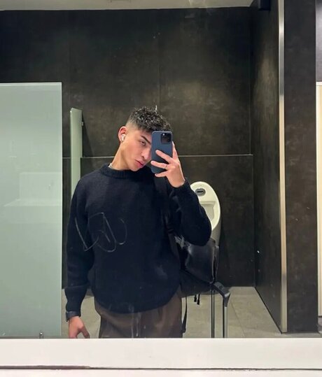 Photo nue de fuite OnlyFans de Alejo Espinosa