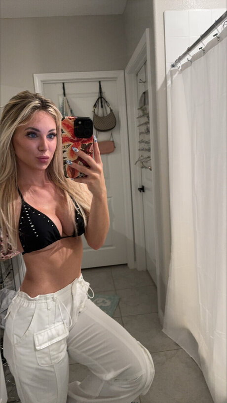Photo nue de fuite OnlyFans de Tayy