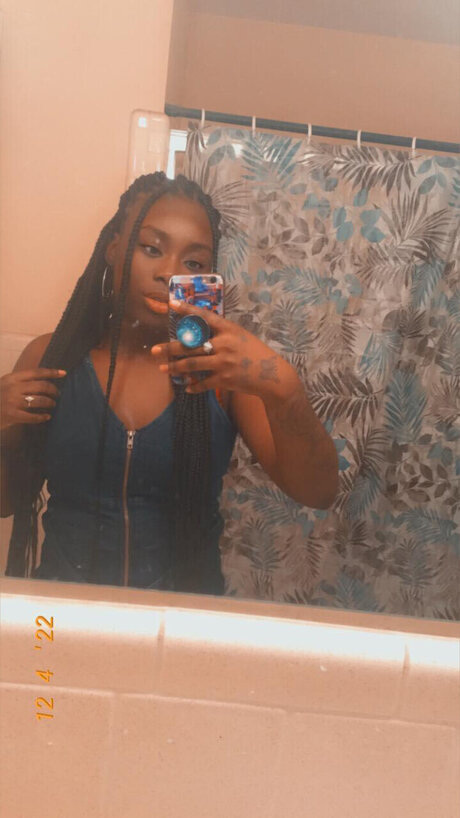 Photo nue de fuite OnlyFans de Diyahhboo