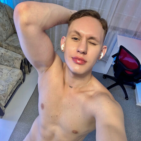 Photo nue de fuite OnlyFans de Aesthetic Leo  Milky Boy