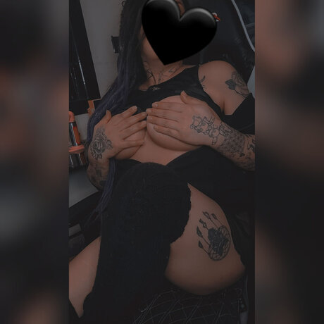 Photo nue de fuite OnlyFans de Honey Queen