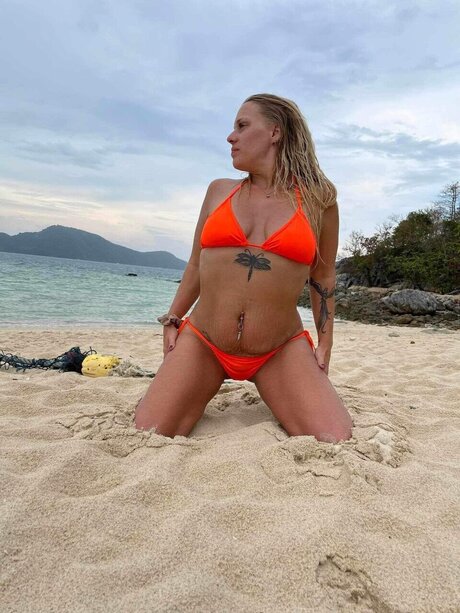 Photo nue de fuite OnlyFans de Fivefootblonde