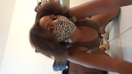 Photo nue de fuite OnlyFans de Jolie Dolly