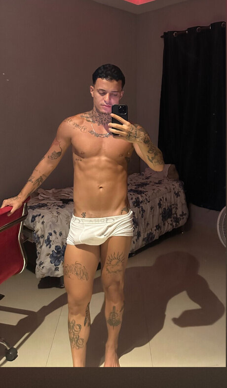 Photo nue de fuite OnlyFans de Lucas Fernandes