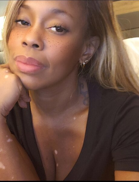 Photo nue de fuite OnlyFans de Kaleafornia Hairomatherapy Llc