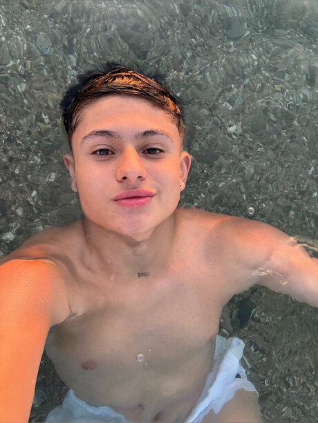 Photo nue de fuite OnlyFans de Enzo Gonzalez