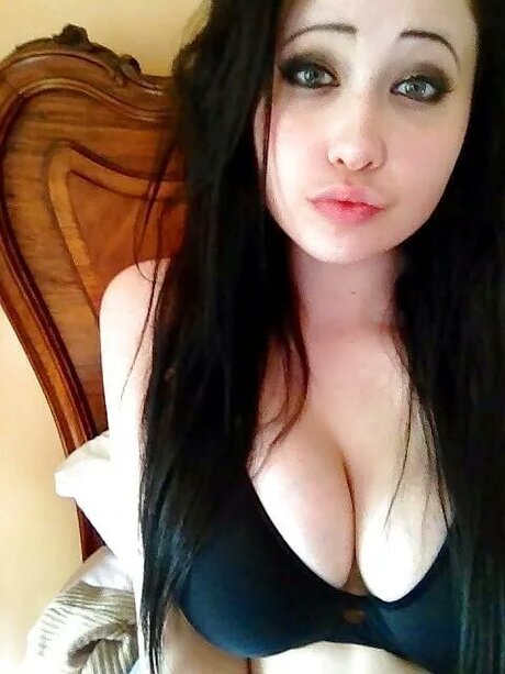 Photo nue de fuite OnlyFans de Georgina Mellor