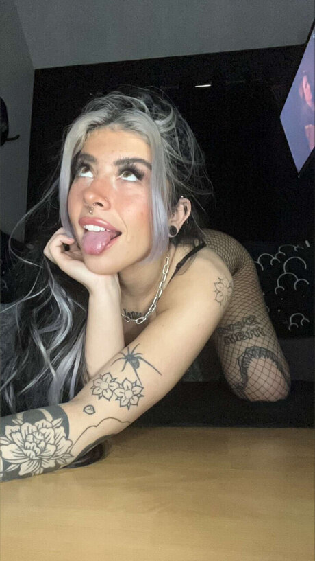 Photo nue de fuite OnlyFans de Violet Elsher