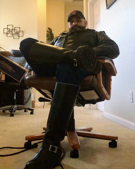 Photo nue de fuite OnlyFans de Beastcop