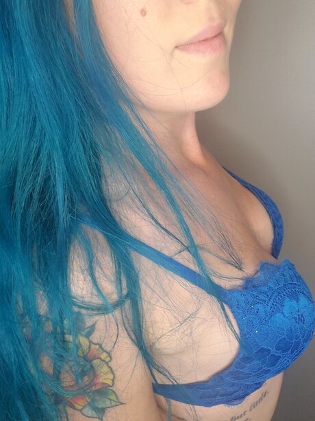 Photo nue de fuite OnlyFans de Tiny Blue